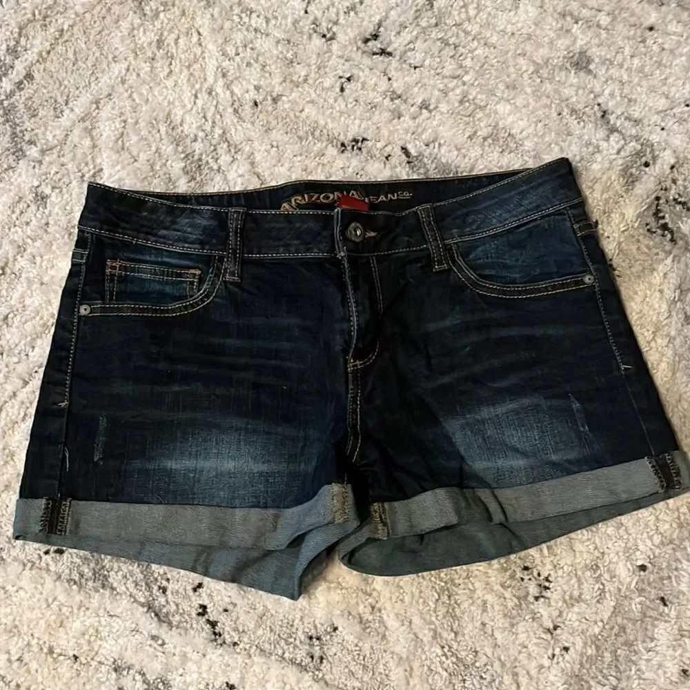 Dark blue Jean shorts women’s size 7